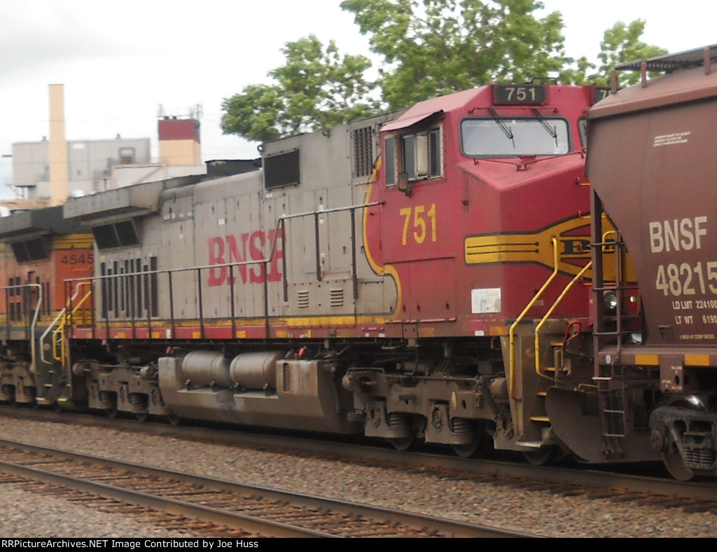 BNSF 751